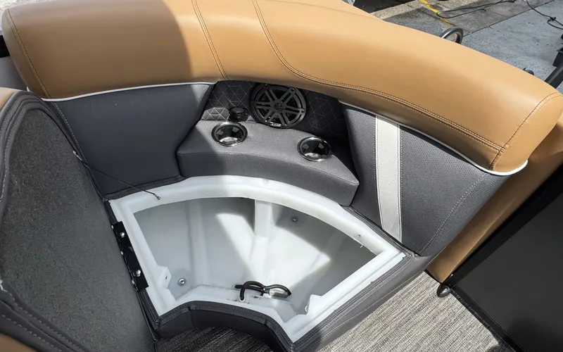 Slide: The Image of Viaggio Lago Z22Q 2025 - 23