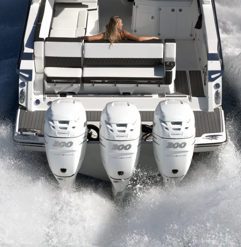 Slide: The Image of Monterey 385 Super Sport 2026 - 10