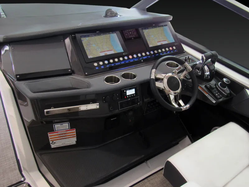Slide: The Image of Monterey 385 Super Sport 2026 - 8