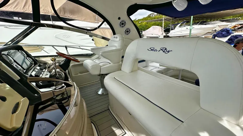 Slide: The Image of Sea Ray Sundancer 2004 - 4