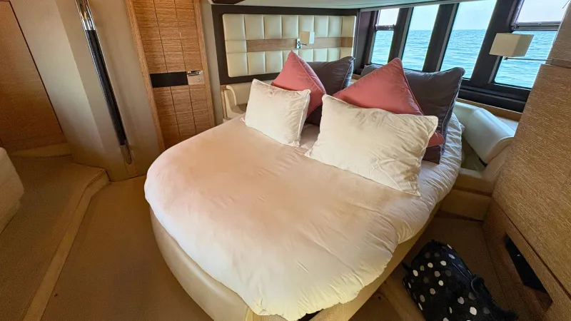Slide: The Image of Azimut 64 2012 - 16