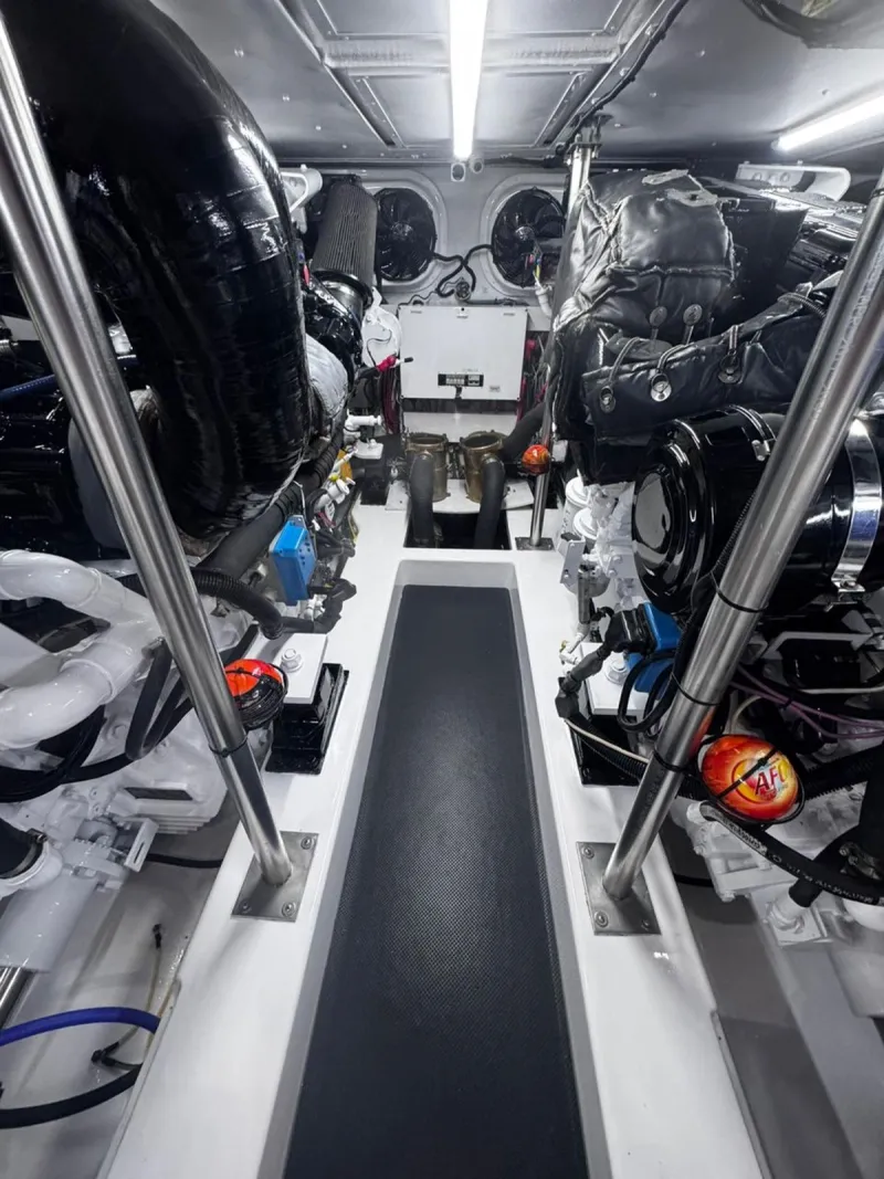 Slide: The Image of Azimut 64 2012 - 19
