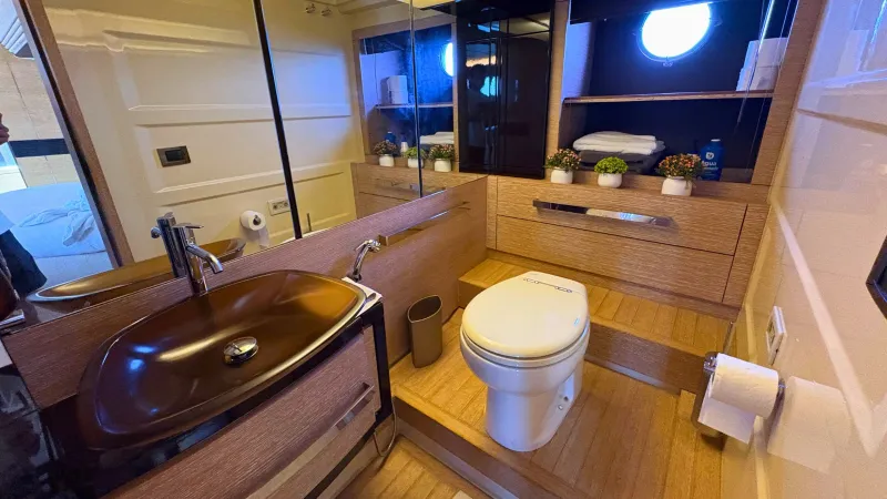 Slide: The Image of Azimut 64 2012 - 17