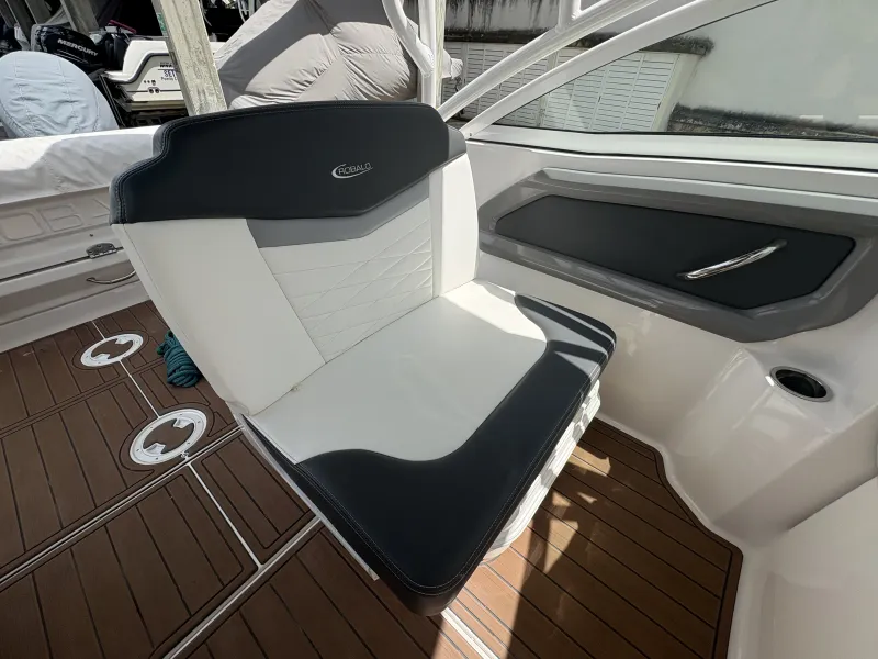 Slide: The Image of Robalo DUAL CONSOLES 2022 - 14