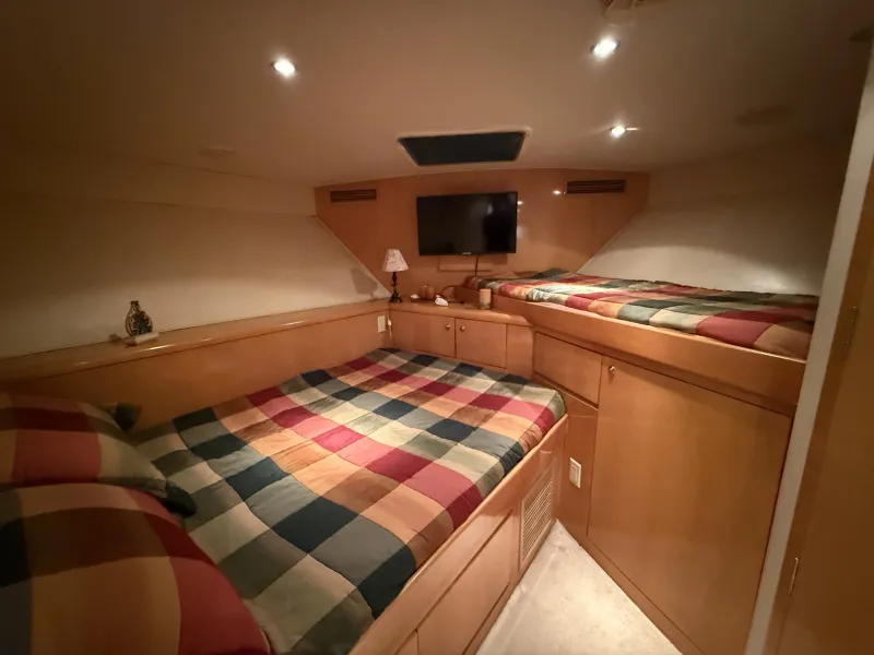 Slide: The Image of Hatteras 55 Convertible 2000 - 14