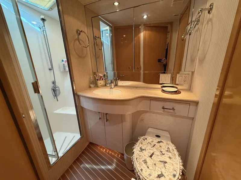 Slide: The Image of Hatteras 55 Convertible 2000 - 13