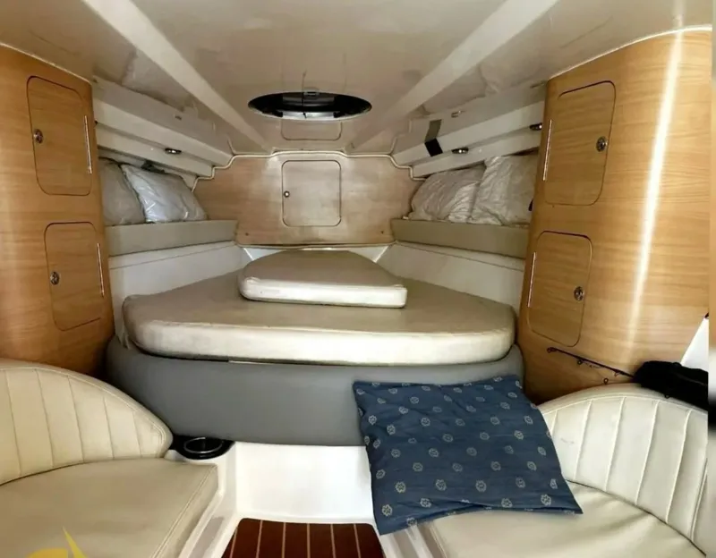Slide: The Image of Intermarine Avanti 2012 - 8