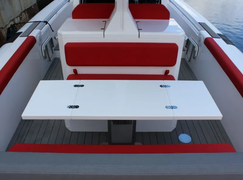 Slide: The Image of Pirelli Speedboats Pirelli 35 2025 - 18