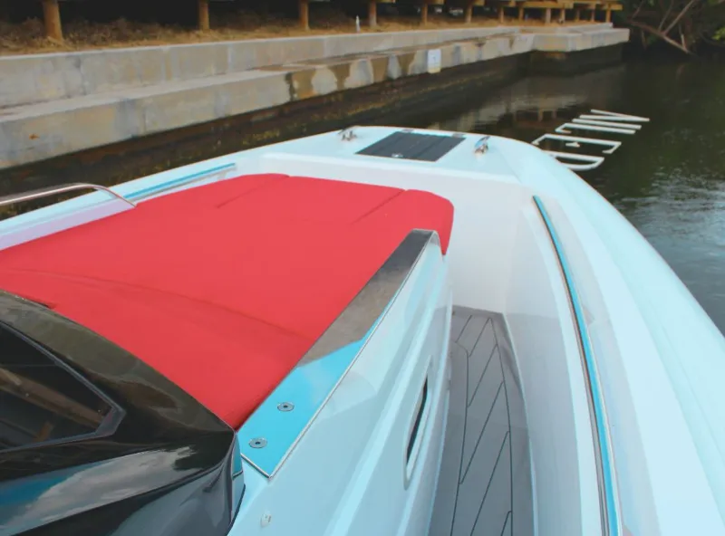 Slide: The Image of Pirelli Speedboats Pirelli 35 2025 - 13