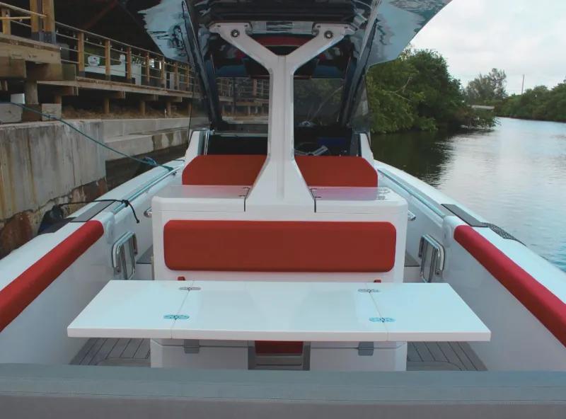 Slide: The Image of Pirelli Speedboats Pirelli 35 2025 - 22
