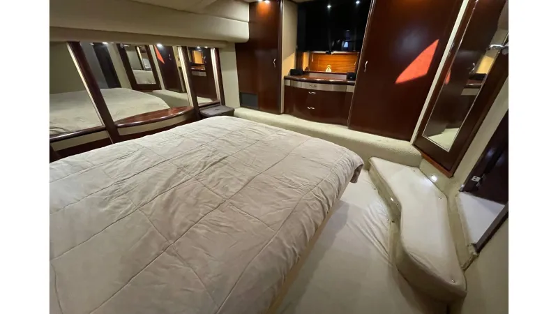 Slide: The Image of Sea Ray Sedan Bridge 2005 - 7