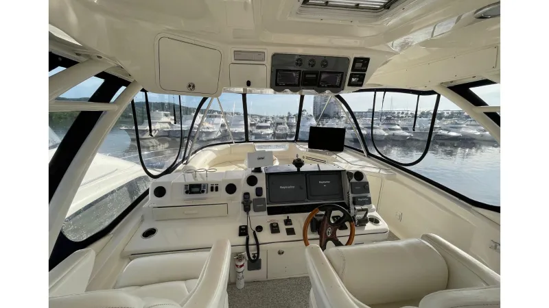 Slide: The Image of Sea Ray Sedan Bridge 2005 - 14