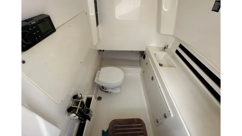 Slide: The Image of Boston Whaler 330 Outrage 2016 - 12