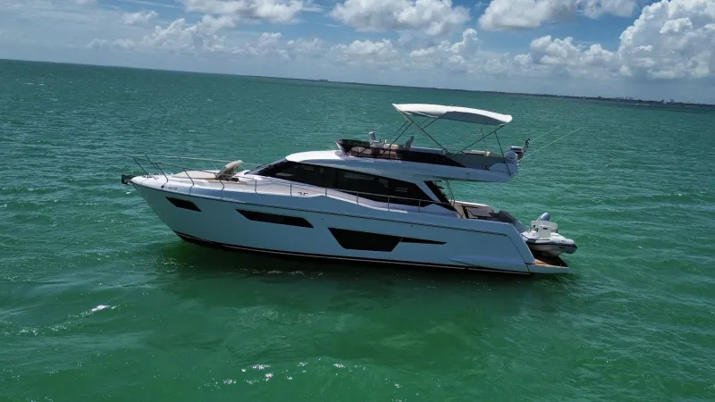 Slide: The Image of Ferretti 500 2022 - 4