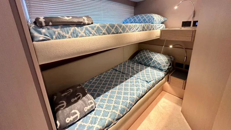 Slide: The Image of Ferretti 500 2022 - 17
