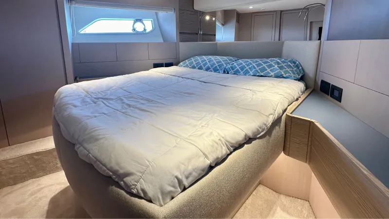 Slide: The Image of Ferretti 500 2022 - 16