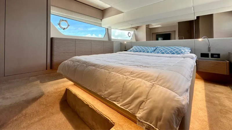 Slide: The Image of Ferretti 500 2022 - 14