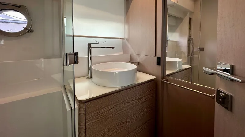 Slide: The Image of Ferretti 500 2022 - 20
