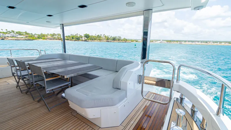Slide: The Image of Azimut Grande 27 Metri 87 2018 - 17