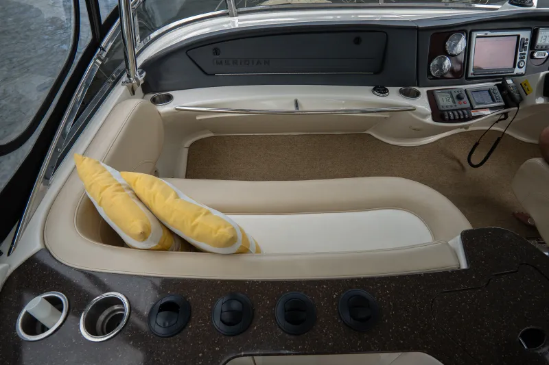Slide: The Image of Meridian 441 Sedan 2012 - 45