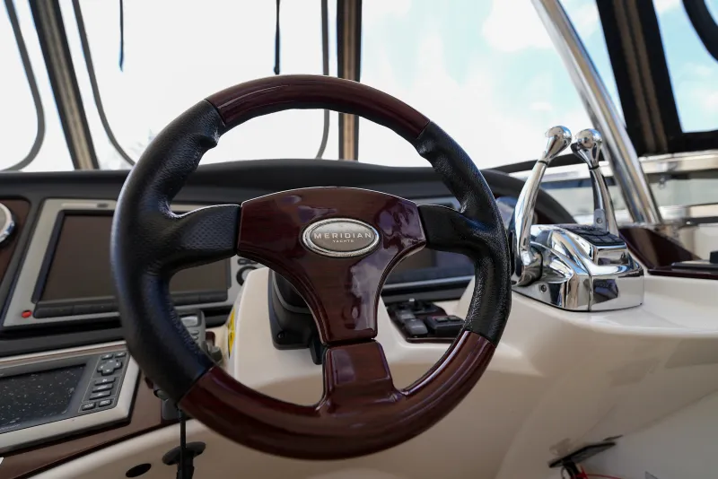 Slide: The Image of Meridian 441 Sedan 2012 - 35