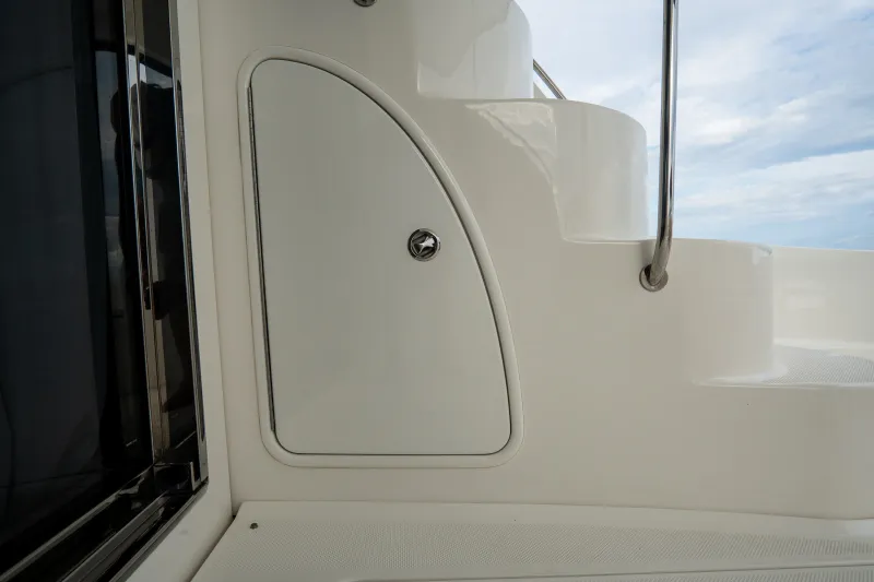 Slide: The Image of Meridian 441 Sedan 2012 - 17