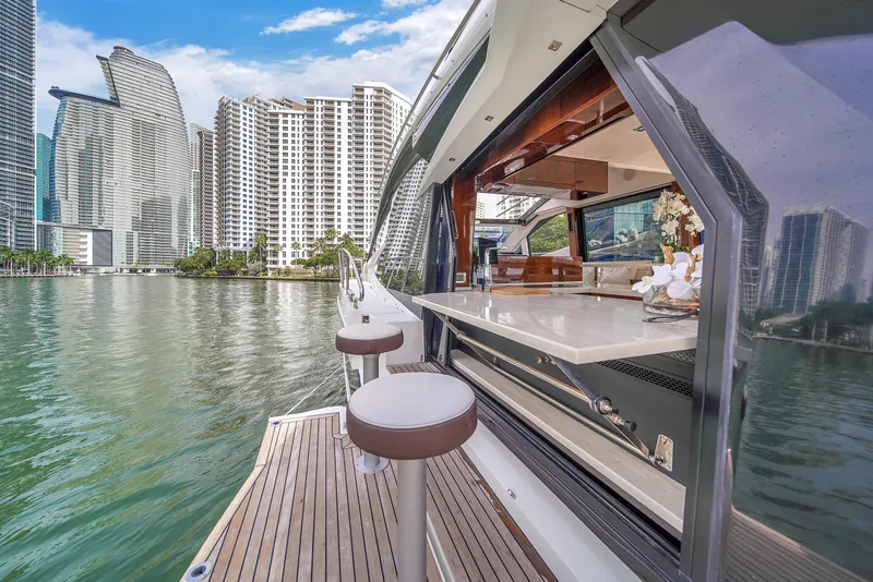 Slide: The Image of Galeon 510 Sky 2020 - 104