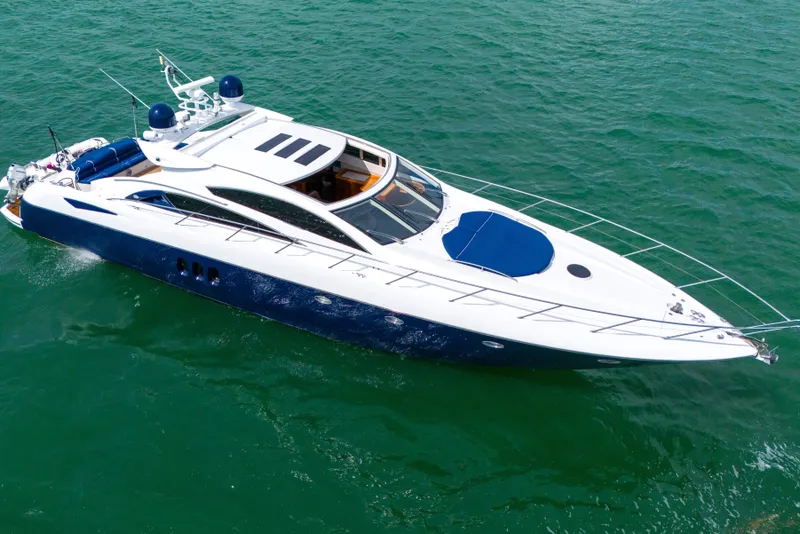 Slide: The Image of Sunseeker Predator 72 2006 - 13