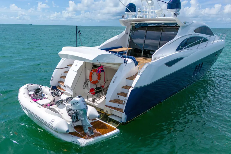 Slide: The Image of Sunseeker Predator 72 2006 - 20