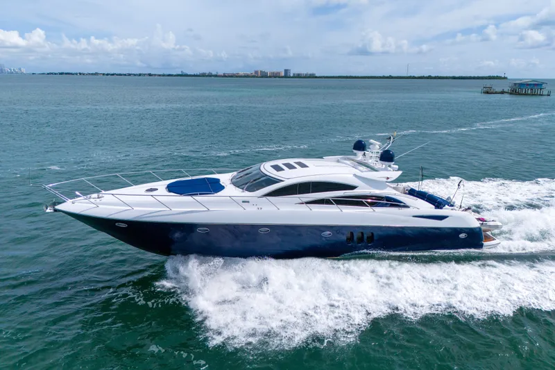 Slide: The Image of Sunseeker Predator 72 2006 - 7