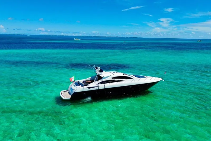 Slide: The Image of Sunseeker Predator 72 2006 - 3