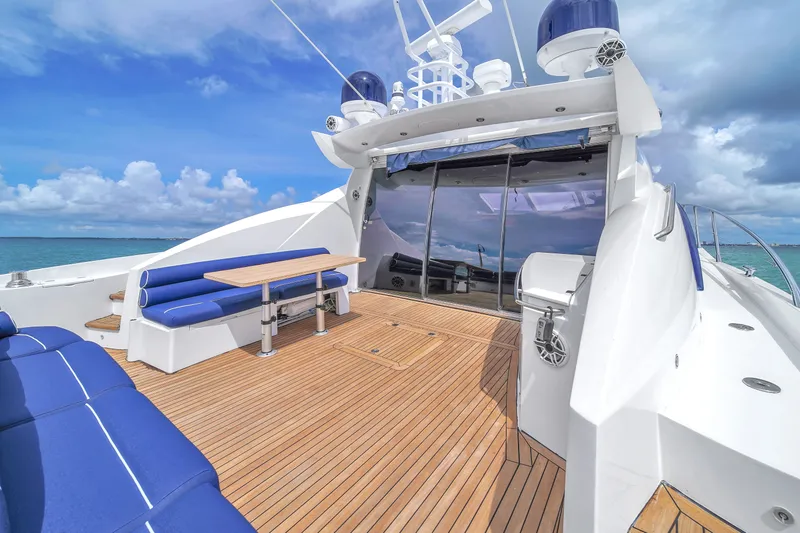 Slide: The Image of Sunseeker Predator 72 2006 - 28