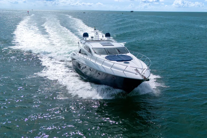 Slide: The Image of Sunseeker Predator 72 2006 - 9
