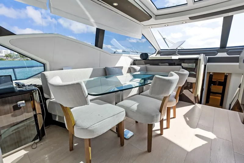 Slide: The Image of Azimut 77S 2017 - 16