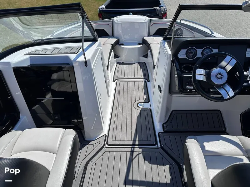 Slide: The Image of Yamaha 212 X 2018 - 14396577