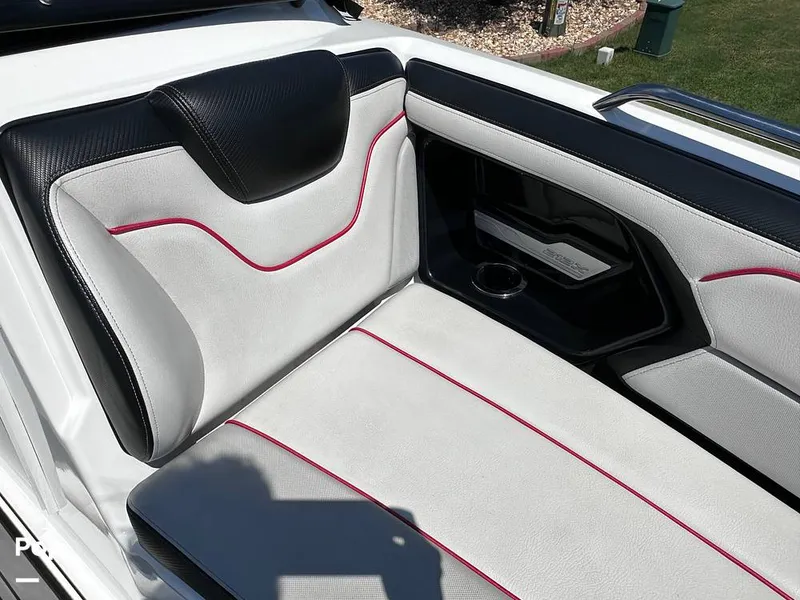 Slide: The Image of Yamaha 212 X 2018 - 14396612