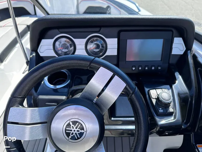 Slide: The Image of Yamaha 212 X 2018 - 14396625