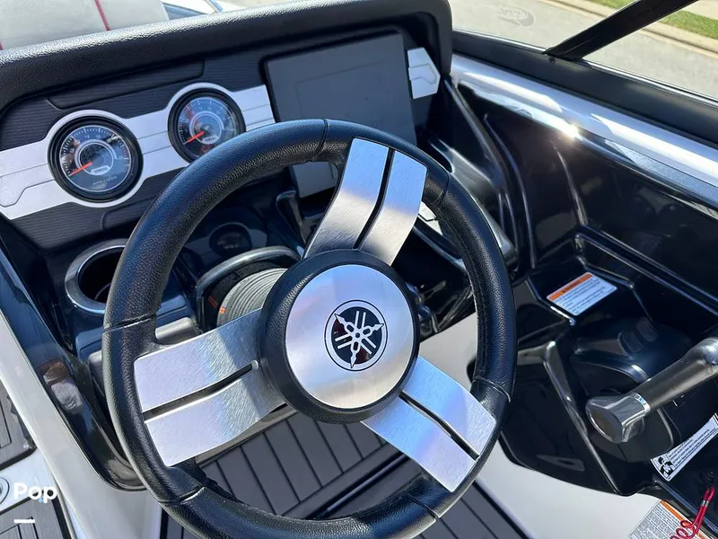 Slide: The Image of Yamaha 212 X 2018 - 14396630