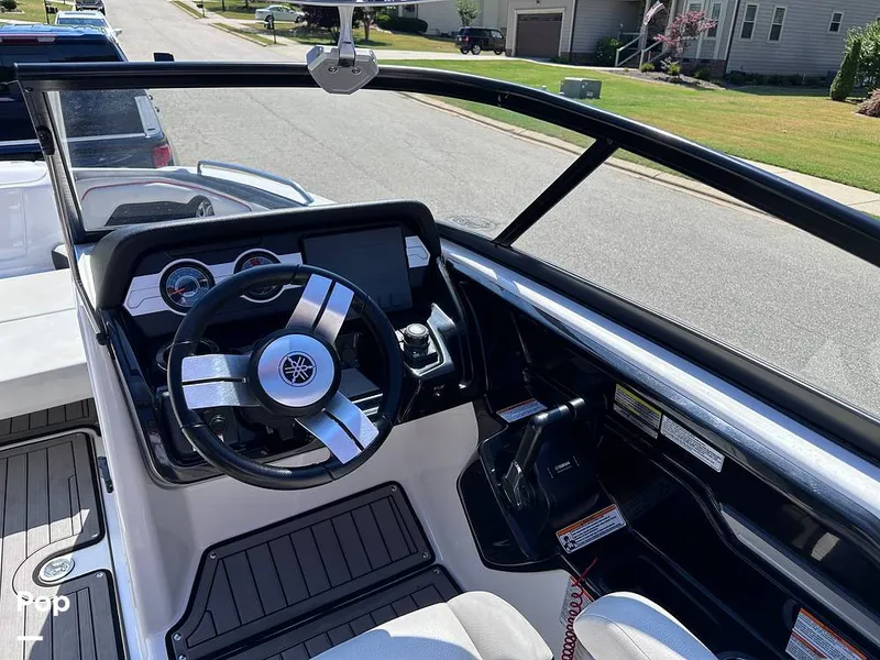 Slide: The Image of Yamaha 212 X 2018 - 14396636