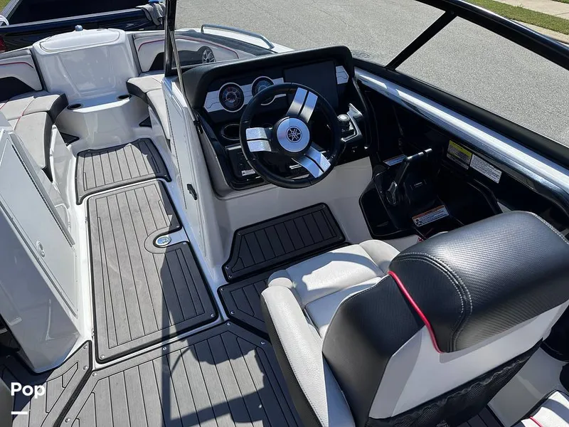 Slide: The Image of Yamaha 212 X 2018 - 14396575