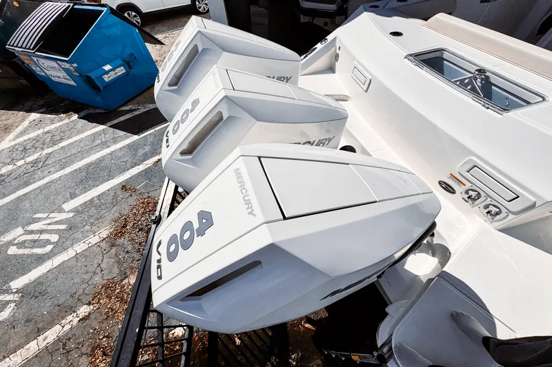 Slide: The Image of Boston Whaler 360 Outrage 2025 - 12