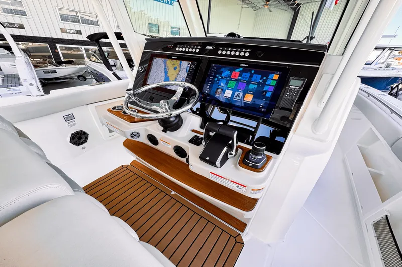 Slide: The Image of Boston Whaler 360 Outrage 2025 - 29