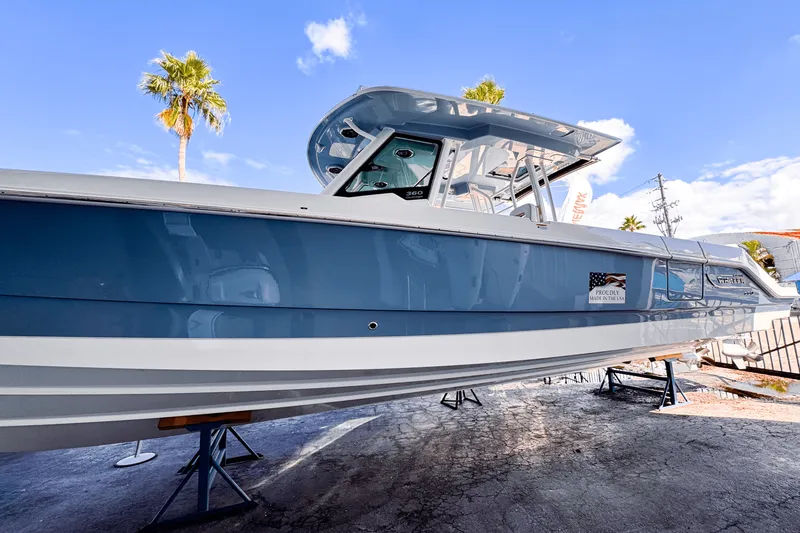 Slide: The Image of Boston Whaler 360 Outrage 2025 - 3