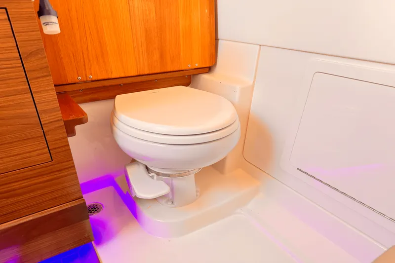 Slide: The Image of Boston Whaler 360 Outrage 2025 - 40