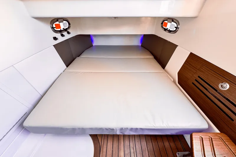 Slide: The Image of Boston Whaler 360 Outrage 2025 - 41