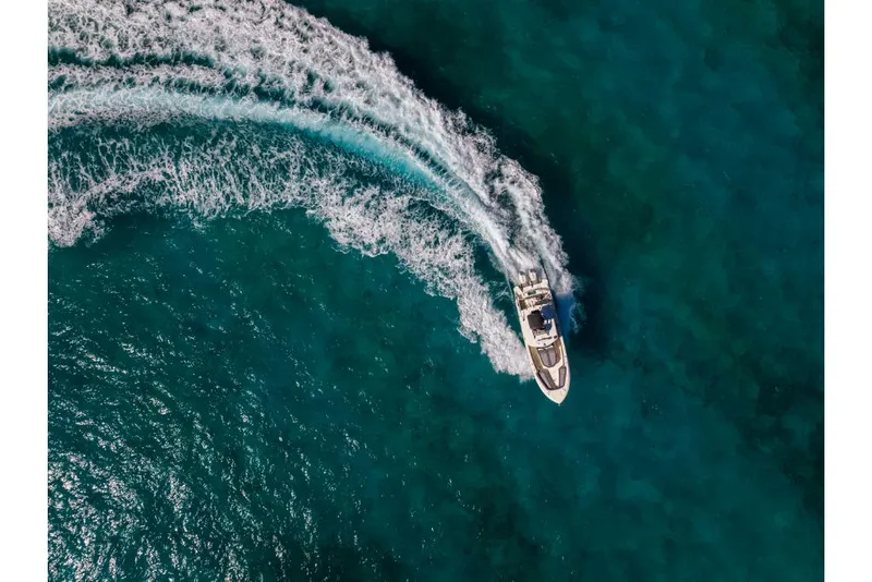 Slide: The Image of Boston Whaler 360 Outrage 2025 - 52