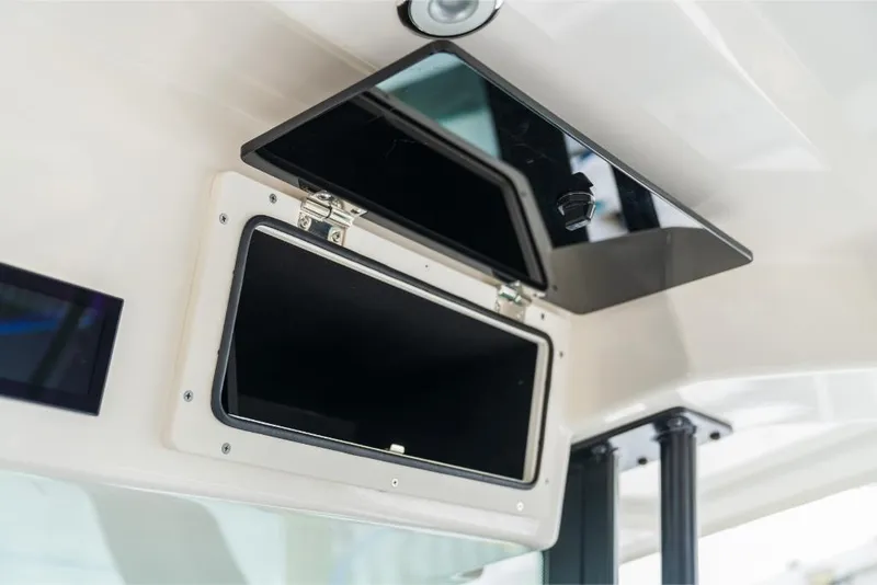 Slide: The Image of Boston Whaler 360 Outrage 2025 - 60