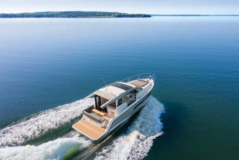 Slide: The Image of Sealine C335 2026 - 2