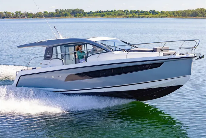 Slide: The Image of Sealine C335 2026 - 5