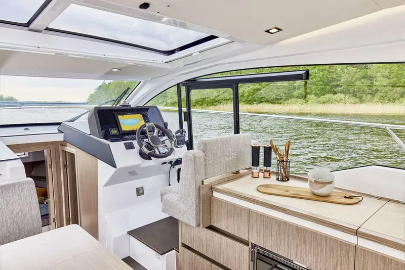 Slide: The Image of Sealine C335 2026 - 35